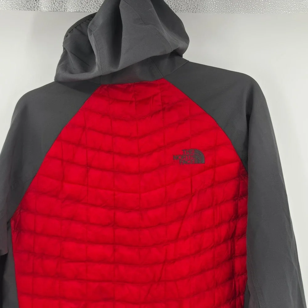 The North Face Mens S Thermoball Hybrid Quilted Puffer Jacket Red Grey Hooded